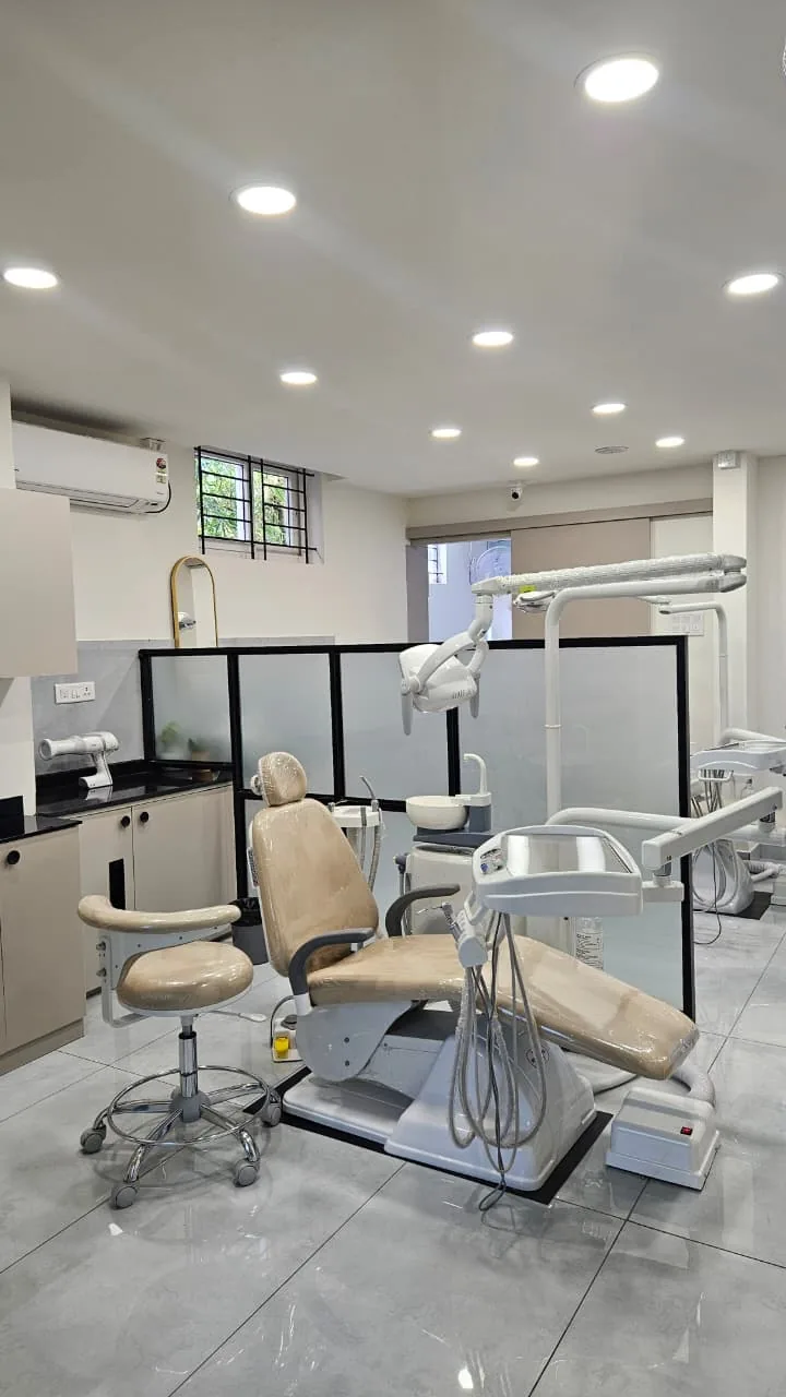Dental treatment room at Dr. Sheetal Shetty’s clinic